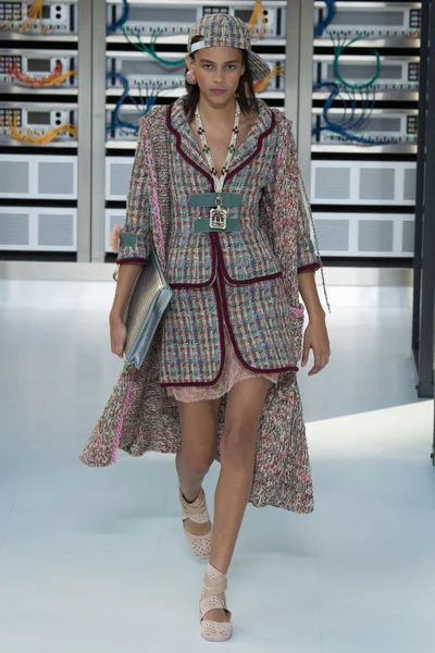 Look 11